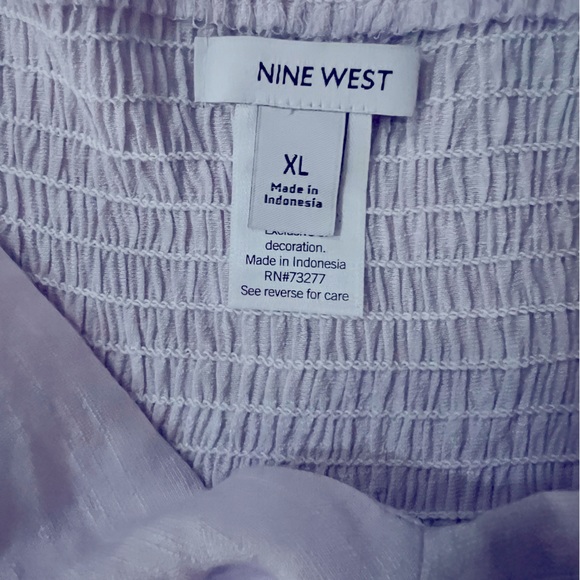 Nine West peasant blouse NWOT size XL cropped at waste, can be worn off shoulder - Picture 2 of 5